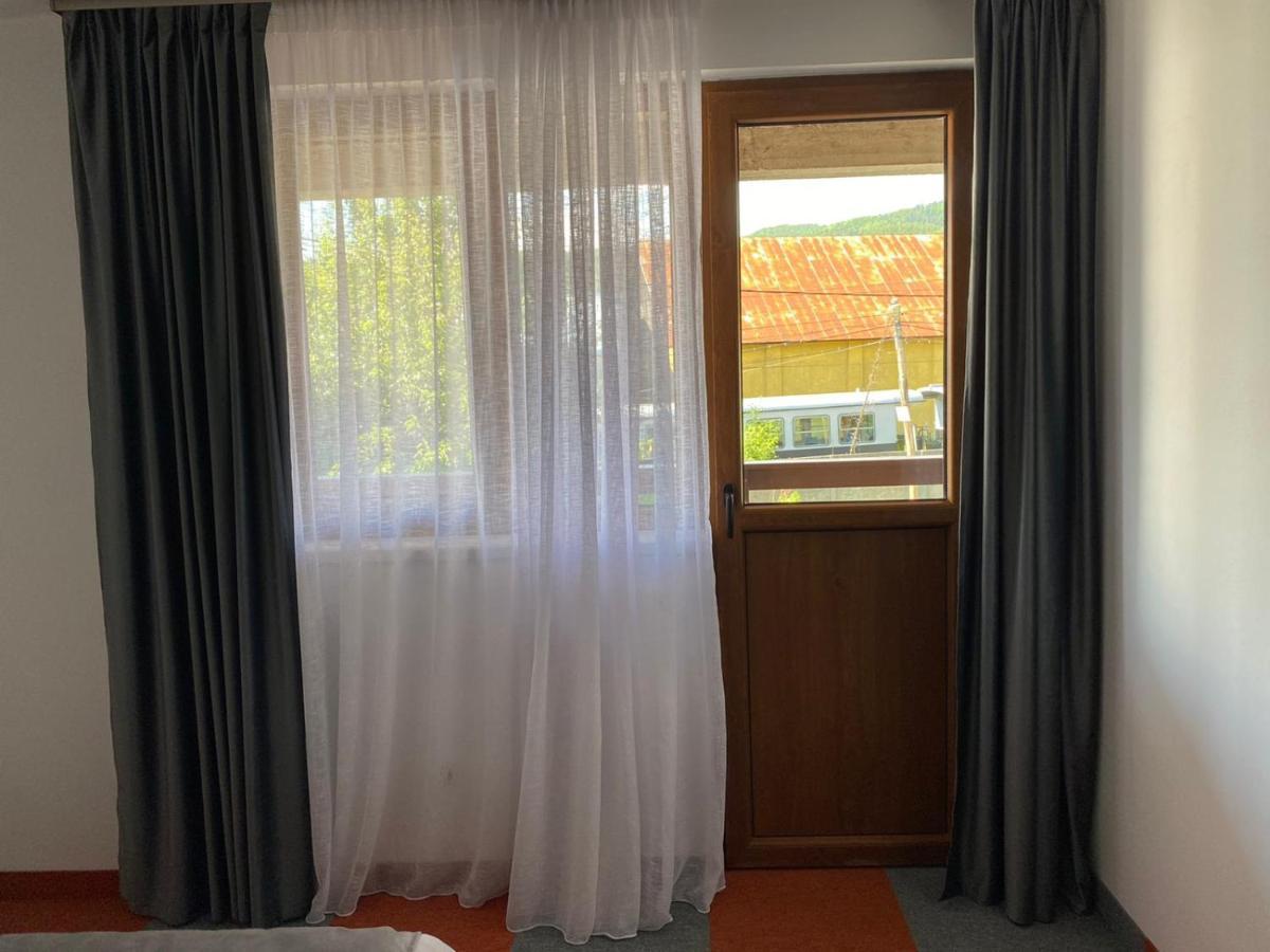Casa Cerbului Apartment Viseu de Sus Bagian luar foto